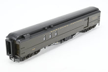 Load image into Gallery viewer, HO Brass W&R Enterprises NP - Northern Pacific Dormitory Baggage Car Factory Painted Pullman Green No. 1486