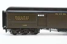 Load image into Gallery viewer, HO Brass W&R Enterprises NP - Northern Pacific Dormitory Baggage Car Factory Painted Pullman Green No. 1486