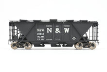 Load image into Gallery viewer, O Brass PSC - Precision Scale Co. N&W - Norfolk & Western HC-1 Covered Hopper Factory Painted No. 70446