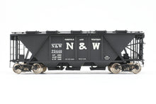 Load image into Gallery viewer, O Brass PSC - Precision Scale Co. N&W - Norfolk & Western HC-1 Covered Hopper Factory Painted No. 70446