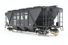 Load image into Gallery viewer, O Brass PSC - Precision Scale Co. N&W - Norfolk & Western HC-1 Covered Hopper Factory Painted No. 70446