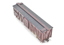 Load image into Gallery viewer, HO Brass Pecos River Brass ATSF - Santa Fe SK-U Stock Car C/P and Weathered REBOXX