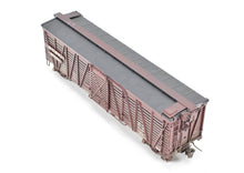 Load image into Gallery viewer, HO Brass Pecos River Brass ATSF - Santa Fe SK-U Stock Car C/P and Weathered REBOXX