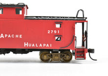 Load image into Gallery viewer, HO Brass OMI - Overland Models, Inc. NW - Norfolk & Western International Steel Caboose C/P in Private Road