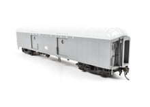 Load image into Gallery viewer, HO Brass Railworks LIRR - Long Island Railroad B-60b Baggage w/o Vents FP Grey