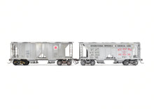 Load image into Gallery viewer, HO Brass Pecos River Brass Various Roads Lot of 2 ACF 34' Covered Hoppers Custom Painted and Weathered in REBOXX