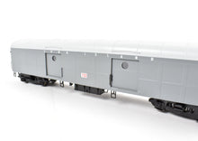 Load image into Gallery viewer, HO Brass Railworks LIRR - Long Island Railroad B-60b Baggage w/o Vents FP Grey