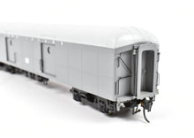 Load image into Gallery viewer, HO Brass Railworks LIRR - Long Island Railroad B-60b Baggage w/o Vents FP Grey
