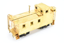 Load image into Gallery viewer, HO Brass Lambert GN - Great Northern #924 Wood Caboose