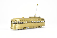 Load image into Gallery viewer, HO Brass WP Car Corp. Various Roads 1946 PCC Type-B Trolley With Blinker Doors