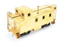 Load image into Gallery viewer, HO Brass Lambert GN - Great Northern #924 Wood Caboose