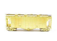 Load image into Gallery viewer, HO Brass OMI - Overland Models, Inc. Various Roads Airslide Covered Hopper 1965 Version w/ Tri-Angular Gussets