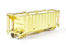 Load image into Gallery viewer, HO Brass OMI - Overland Models, Inc. Various Roads Airslide Covered Hopper 1965 Version w/ Tri-Angular Gussets