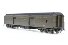Load image into Gallery viewer, HO Brass W&R Enterprises NP - Northern Pacific Baggage Auto Car Factory Painted Pullman Green No. 1588