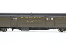 Load image into Gallery viewer, HO Brass W&R Enterprises NP - Northern Pacific Baggage Auto Car Factory Painted Pullman Green No. 1588