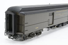 Load image into Gallery viewer, HO Brass W&R Enterprises NP - Northern Pacific Baggage Auto Car Factory Painted Pullman Green No. 1588