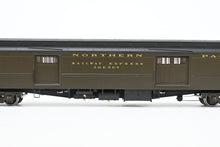 Load image into Gallery viewer, HO Brass W&R Enterprises NP - Northern Pacific Baggage Auto Car Factory Painted Pullman Green No. 1588