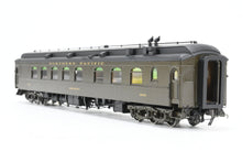 Load image into Gallery viewer, HO Brass W&R Enterprises NP - Northern Pacific Cafe Coach No Air Conditioning Factory Painted Pullman Green No. 1662