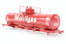 Load image into Gallery viewer, O Brass PSC - Precision Scale Co. Various Roads ACF 8,000 Gallon Insulated Tank Car Factory Painted Red WSRX - Mobilgas No. 238