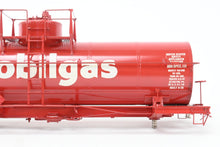 Load image into Gallery viewer, O Brass PSC - Precision Scale Co. Various Roads ACF 8,000 Gallon Insulated Tank Car Factory Painted Red WSRX - Mobilgas No. 238