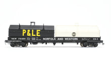 Load image into Gallery viewer, O Brass OMI - Overland Models, Inc. N&W - Norfolk Western Evans Steel Coil Steel Car w/full Walkways & Angled Covers. With N&# and P&LE hoods, Factory Painted No. 170004