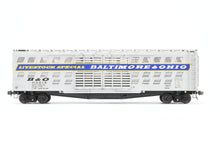 Load image into Gallery viewer, HO Brass OMI - Overland Models, Inc. B&O - Baltimore & Ohio Deluxe Livestock Car w/Double Door & Fishbelly Underframe Pro-Painted No. 113014