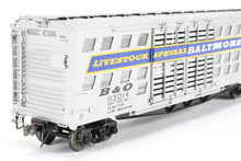 Load image into Gallery viewer, HO Brass OMI - Overland Models, Inc. B&O - Baltimore & Ohio Deluxe Livestock Car w/Double Door & Fishbelly Underframe Pro-Painted No. 113014