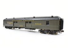 Load image into Gallery viewer, HO Brass TCY - The Coach Yard SP - Southern Pacific 70' Baggage Class 70-B-8/9 with Windows Pro-Painted #6450