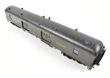 Load image into Gallery viewer, HO Brass TCY - The Coach Yard SP - Southern Pacific 70' Baggage Class 70-B-8/9 with Windows Pro-Painted #6450