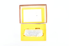 Load image into Gallery viewer, HO Brass W&R Enterprises NP - Northern Pacific Auxiliary Tender with Low Water Hatch Factory Painted No. 902