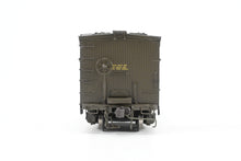 Load image into Gallery viewer, HO Brass W&R - W&R Enterprises NP - Northern Pacific Express Reefer #1800 - 1899 Version 2 Factory Painted Pullman Green Small Herald No. 1859