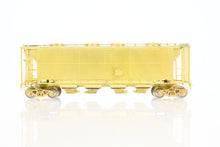 Load image into Gallery viewer, HO Brass OMI - Overland Models, Inc. TH&B - Toronto Hamilton & Buffalo Slab Side Covered Hopper
