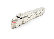 Load image into Gallery viewer, HO Brass Oriental Limited CB&Q - Burlington Route EMD E5A 2000 HP Phase 1 CB&Q "Silver Carrier"