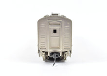 Load image into Gallery viewer, HO Brass Oriental Limited CB&Q - Burlington Route EMD E5A 2000 HP Phase 1 CB&Q "Silver Carrier"