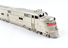Load image into Gallery viewer, HO Brass Oriental Limited CB&Q - Burlington Route EMD E5A 2000 HP Phase 1 CB&Q "Silver Carrier"