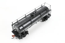 Load image into Gallery viewer, HO Brass W&R Enterprises NP - Northern Pacific Pressed Steel Car Co. High Walkway One Dome 8,000 Gallon Tank Car Pro-Painted No. 101127