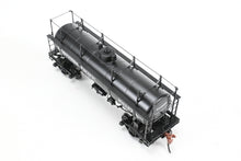 Load image into Gallery viewer, HO Brass W&R Enterprises NP - Northern Pacific Pressed Steel Car Co. High Walkway One Dome 8,000 Gallon Tank Car Pro-Painted No. 101127