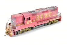 Load image into Gallery viewer, HO Brass Oriental Limited LV - Lehigh Valley EMD GP9 1750 HP Intermediate Dynamic Brake CP & Weathered