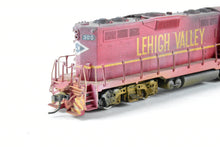 Load image into Gallery viewer, HO Brass Oriental Limited LV - Lehigh Valley EMD GP9 1750 HP Intermediate Dynamic Brake CP & Weathered