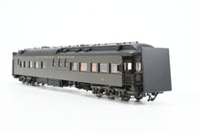 Load image into Gallery viewer, HO Brass W&R Enterprises NP - Northern Pacific Business Car No. 5 Factory Painted Pullman Green