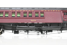 Load image into Gallery viewer, HO Brass Kirlin Scale Models CPR – Canadian Pacific Wood Combine #3262-3265 Pro Painted No. 3679