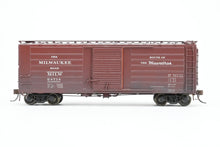 Load image into Gallery viewer, HO Brass NJ International MILW - Milwaukee Road Ribbed Boxcar 40' Single Door Custom Painted & Weathered