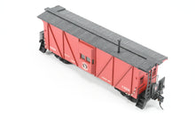 Load image into Gallery viewer, HO Brass CON OMI - Overland Models, Inc. GN - Great Northern "Bay Window" Wooden Caboose No. X-320 Custom Painted