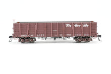 Load image into Gallery viewer, HOn3 Blackstone Models D&RGW - Denver & Rio Grande Western High Side Gondola Flying Grande Herald No. 1077