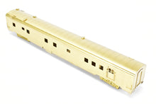 Load image into Gallery viewer, HO Brass Oriental Limited NP - Northern Pacific North Coast Limited Mail-Dorm #425 w/ Skirts