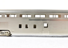 Load image into Gallery viewer, HO Brass Hallmark Models ATSF - Santa Fe High Level Transition Chair Car 528 Series