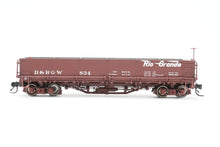 Load image into Gallery viewer, HOn3 Blackstone Models D&RGW - Denver & Rio Grande Western Drop Bottom Gondola Flying Grande Herald No. 834