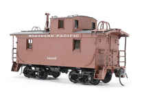 Load image into Gallery viewer, HO Brass W&R Enterprises NP - Northern Pacific 24' Wood Caboose 1600 Series Custom Painted No. 1689