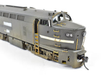 Load image into Gallery viewer, HO Brass OMI - Overland Models, Inc. D&H - Delaware and Hudson BLW RF-16 Shark Nose A-unit CP in NYC/D&H Patch No. 1216