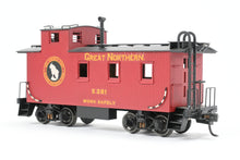 Load image into Gallery viewer, HO Brass Lambert GN - Great Northern #924 Wood Caboose Custom Painted X281
